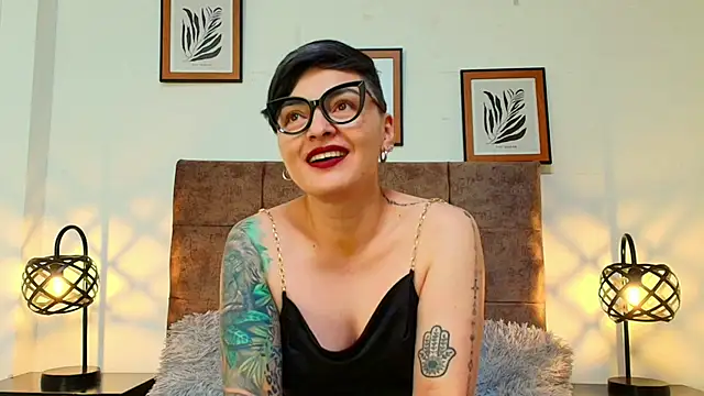 kat paradise online show from April 26, 2:48 pm