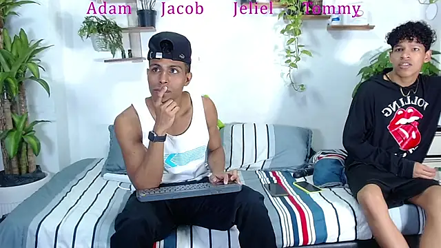 Interracial Snow Bunny online show from January 13, 5:07 pm