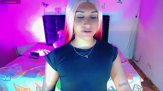Snapshot of AlondraGill_11 chatting on July 20, 11:07 pm AlondraGill 11 online show from July 20, 11:07 pm