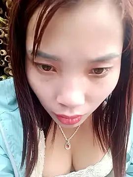 yeutinh00 online show from February 14, 4:42 am