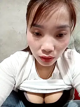 yeutinh00 online show from March 2, 12:24 am