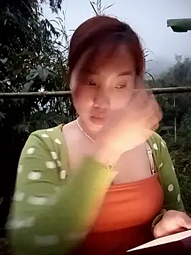 yeutinh00 online show from March 5, 11:17 am