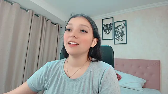 littlemolly walcott online show from May 12, 1:25 am