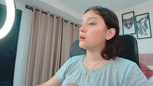littlemolly walcott online show from May 29, 2:53 am