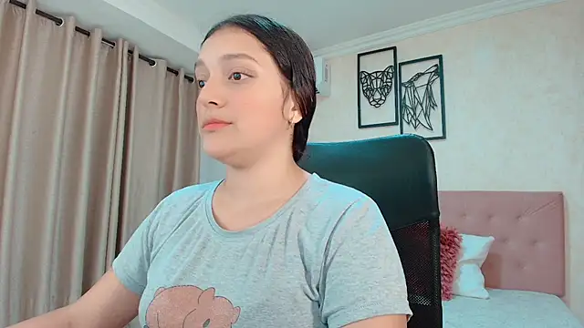 littlemolly walcott online show from June 25, 8:24 pm