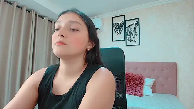 littlemolly walcott online show from June 26, 10:58 pm