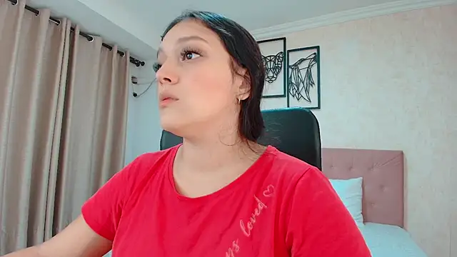 littlemolly walcott online show from July 4, 8:48 pm