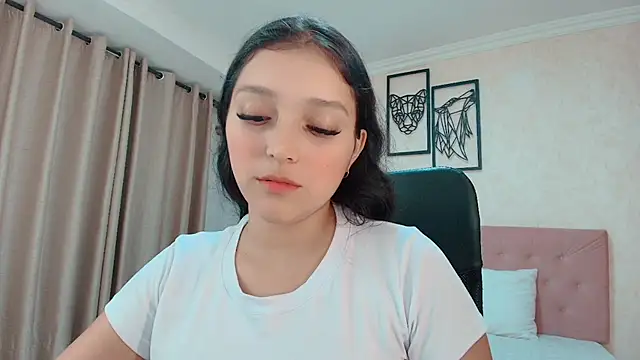 littlemolly walcott online show from July 11, 1:41 am