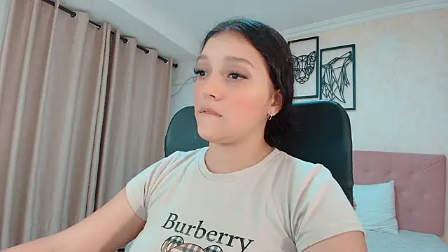 littlemolly walcott online show from August 1, 1:05 am