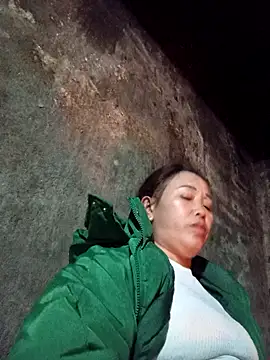 dakota-kis online show from February 9, 1:04 pm