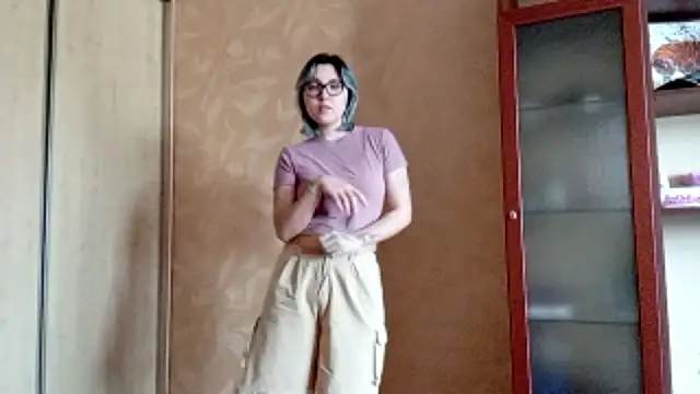 EvonTabb online show from March 9, 9:13 am