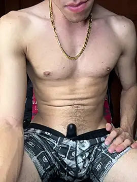 ArthurDavies  online show from March 4, 8:42 am