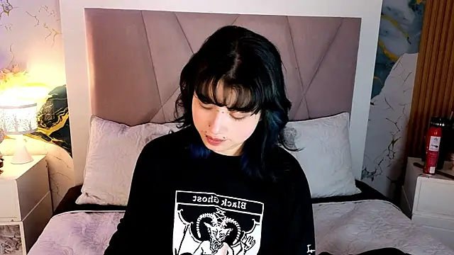 Sienna Desiree online show from June 24, 12:37 pm
