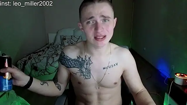 Snapshot of LEO__MILLER chatting on April 20, 9:27 pm LEO MILLER online show from April 20, 9:27 pm
