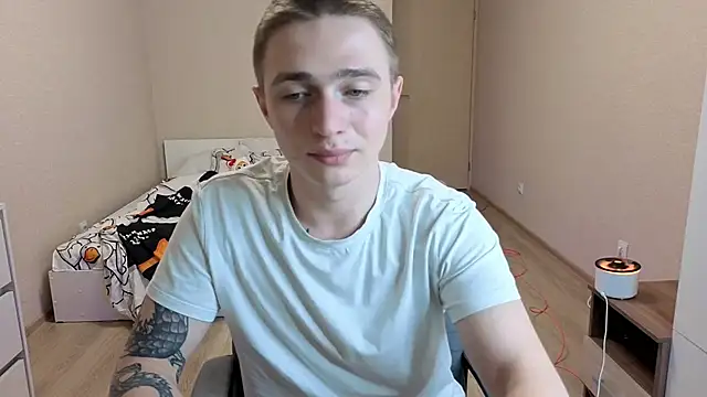 Snapshot of LEO__MILLER chatting on May 19, 9:54 pm LEO MILLER online show from May 19, 9:54 pm