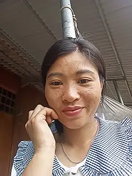Snapshot of Hiniyk2 chatting on June 27, 3:22 am Hiniyk2 online show from June 27, 3:22 am