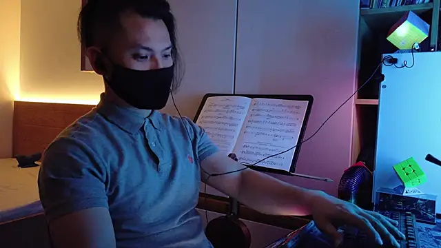 OnlyHand9x online show from April 24, 4:31 pm