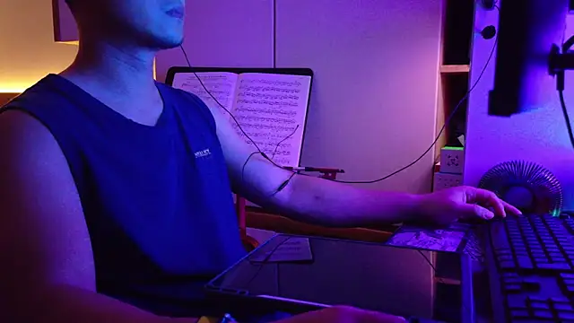 OnlyHand9x online show from June 26, 4:44 pm