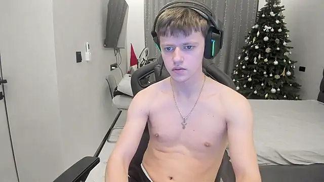 Snapshot of bonekoambalabu chatting on February 3, 2:53 am bonekoambalabu online show from February 3, 2:53 am