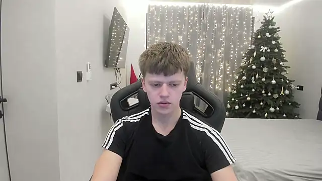 Snapshot of bonekoambalabu chatting on February 4, 11:20 pm bonekoambalabu online show from February 4, 11:20 pm