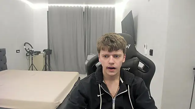 Snapshot of bonekoambalabu chatting on February 19, 4:14 pm bonekoambalabu online show from February 19, 4:14 pm