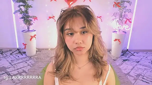 larabae online show from February 14, 8:16 pm