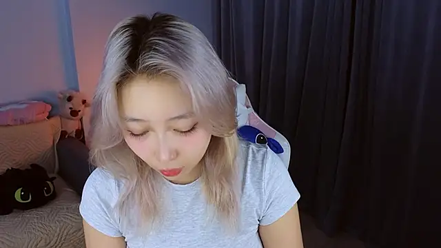 jasmilee online show from February 7, 7:17 pm