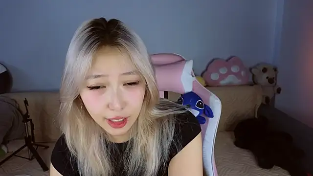 jasmilee online show from February 9, 1:59 pm