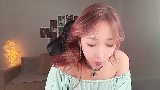 jasmilee online show from July 13, 2:03 am