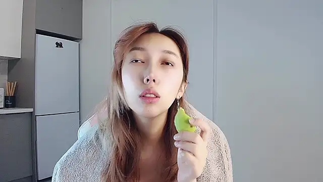 jasmilee online show from July 15, 2:22 pm