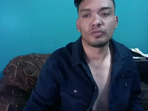 latinomoreno95 online show from January 13, 9:20 pm