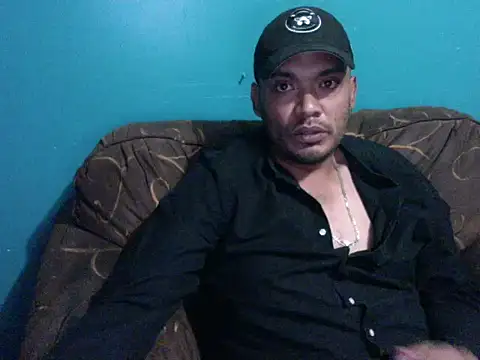 latinomoreno95 online show from February 26, 1:04 am