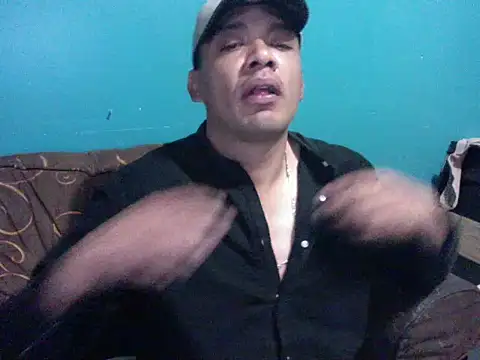 latinomoreno95 online show from February 28, 3:46 pm