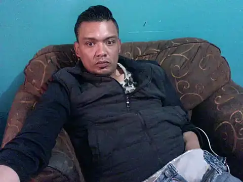 latinomoreno95 online show from March 2, 11:44 pm