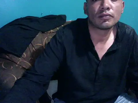 Snapshot of latinomoreno95 chatting on May 15, 11:45 pm latinomoreno95 online show from May 15, 11:45 pm
