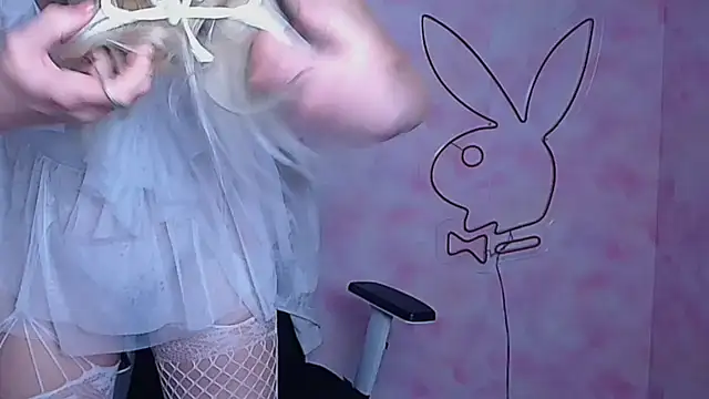 Madonna Fire online show from February 8, 7:45 am