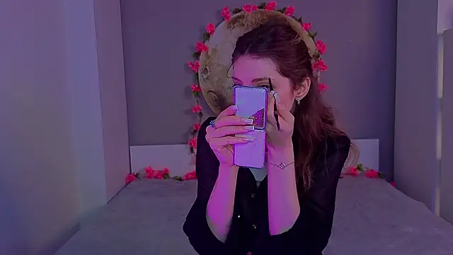 BrianneMallory online show from March 18, 6:16 am