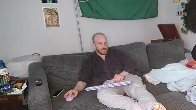 Snapshot of SeanSativa chatting on March 29, 1:44 pm SeanSativa online show from March 29, 1:44 pm