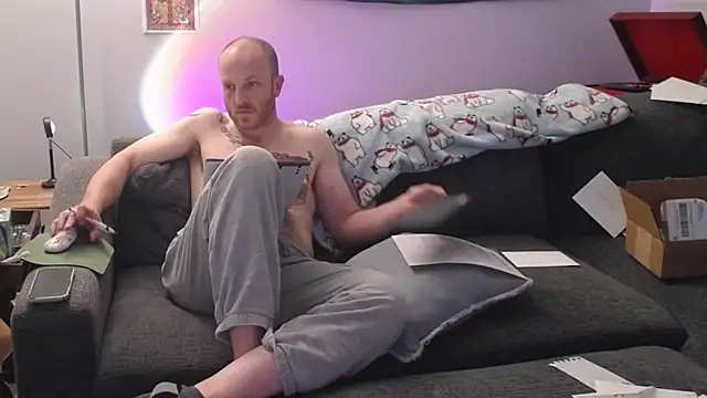 Snapshot of SeanSativa chatting on May 24, 2:05 am SeanSativa online show from May 24, 2:05 am