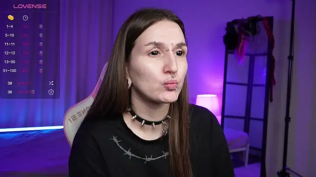 Snapshot of Alice_Goth chatting on July 22, 7:33 am Alice Goth online show from July 22, 7:33 am