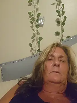 HotAzMilf online show from June 13, 12:52 am