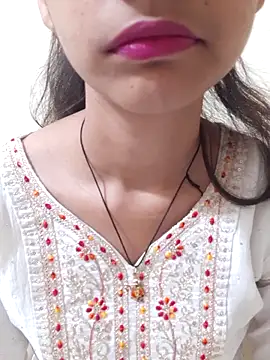 Snapshot of Kanchan7909 chatting on May 4, 4:36 pm Kanchan7909 online show from May 4, 4:36 pm