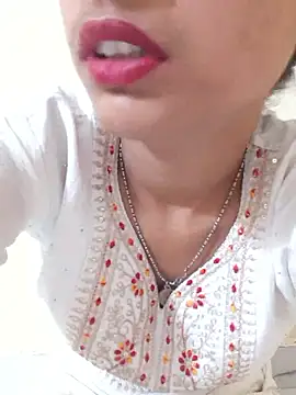 Snapshot of Kanchan7909 chatting on May 21, 3:52 pm Kanchan7909 online show from May 21, 3:52 pm