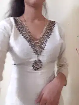 Snapshot of Kanchan7909 chatting on June 6, 12:43 pm Kanchan7909 online show from June 6, 12:43 pm
