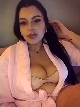 laillaluxe online show from March 14, 9:09 pm