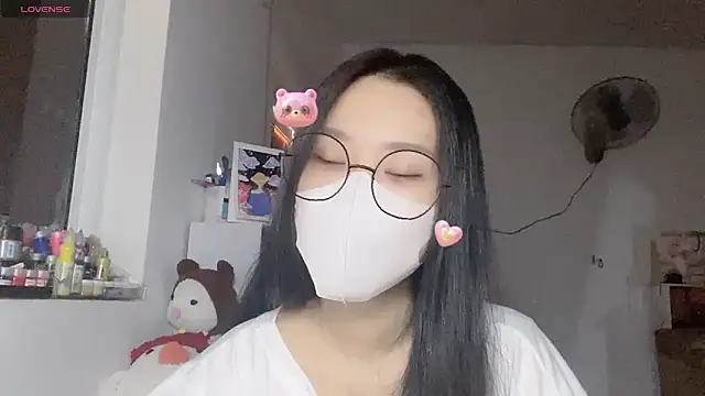 Tieu-May online show from May 1, 9:47 am