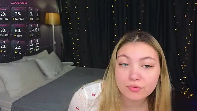 Angel  Grace online show from March 18, 12:03 am