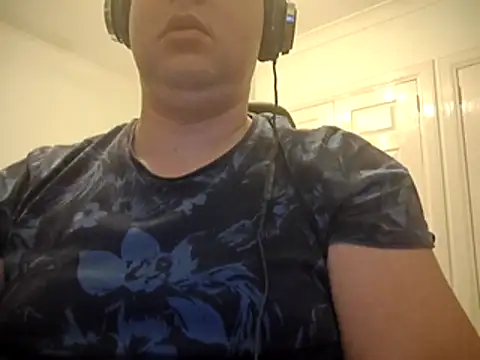 Snapshot of thetalldude265 chatting on March 29, 4:34 am thetalldude265 online show from March 29, 4:34 am