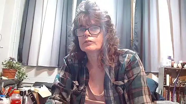 Snapshot of ladylavende3 chatting on February 19, 5:16 am ladylavende3 online show from February 19, 5:16 am
