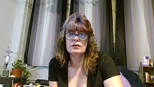 Snapshot of ladylavende3 chatting on February 22, 6:17 am ladylavende3 online show from February 22, 6:17 am